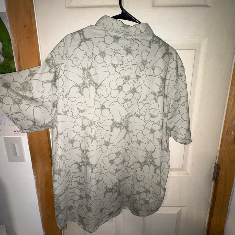 Men's Short-Sleeve Floral Shirt Jacket in Light Sage